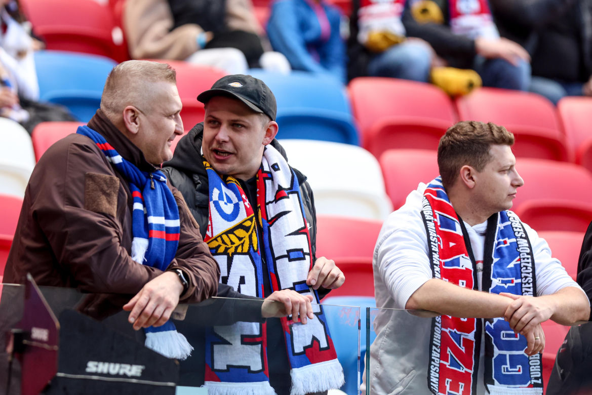 Zdjęcia kibiców i zawodników z derbów Górnego Śląska