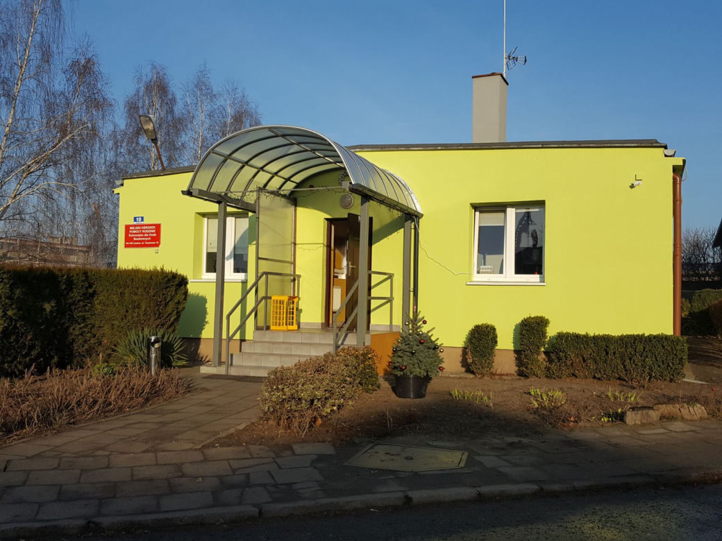  Lodówka dla głodnych w Schronisku dla Osób Bezdomnych w Lesznie świeci pustkami 