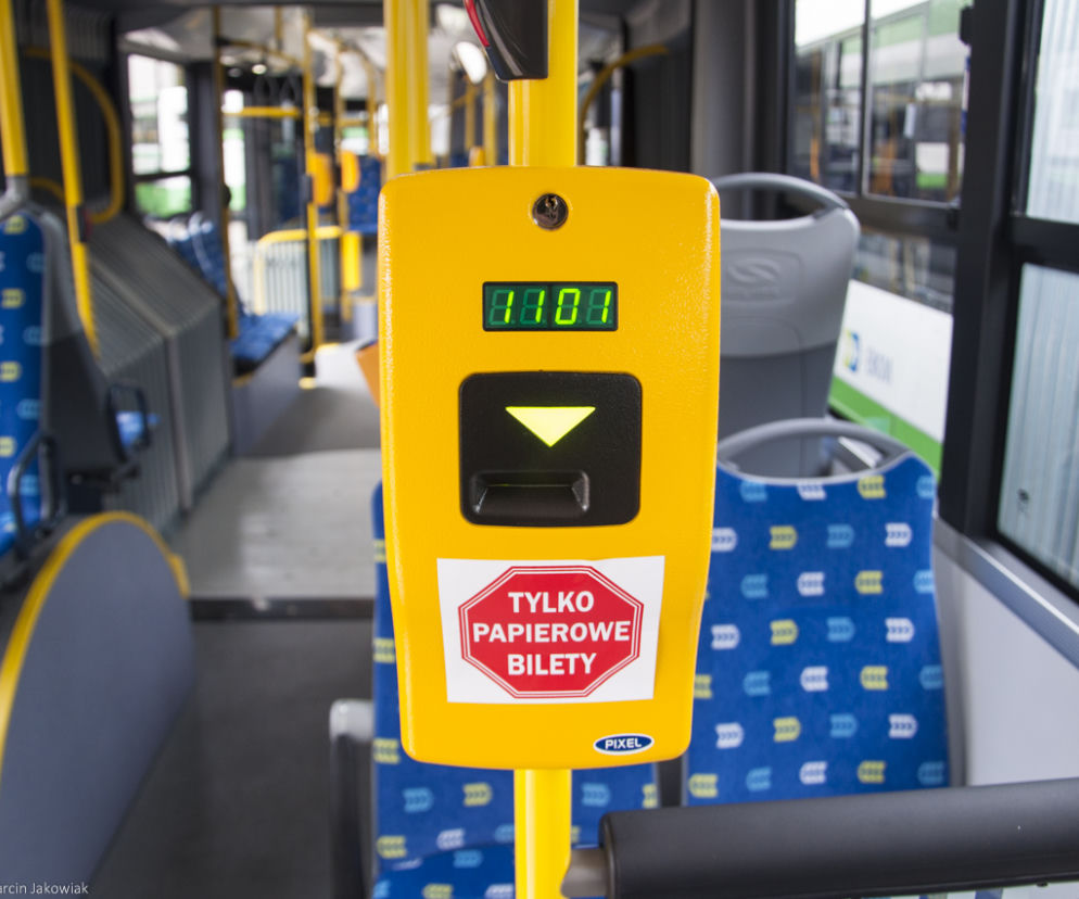 BKM. Biletomat w autobusie