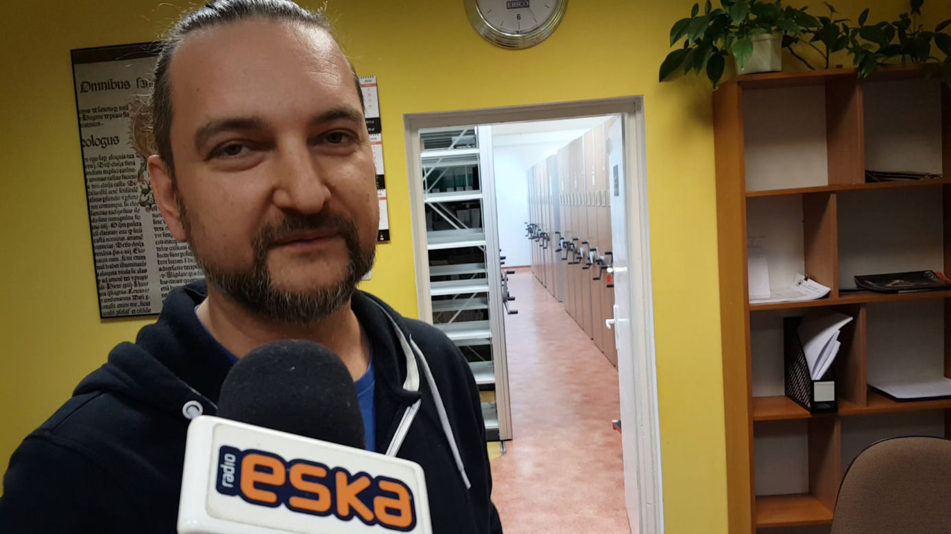 Drugie życie niepotrzebnych książek! Można z nich zrobić prawdziwe cuda [ZDJĘCIA]