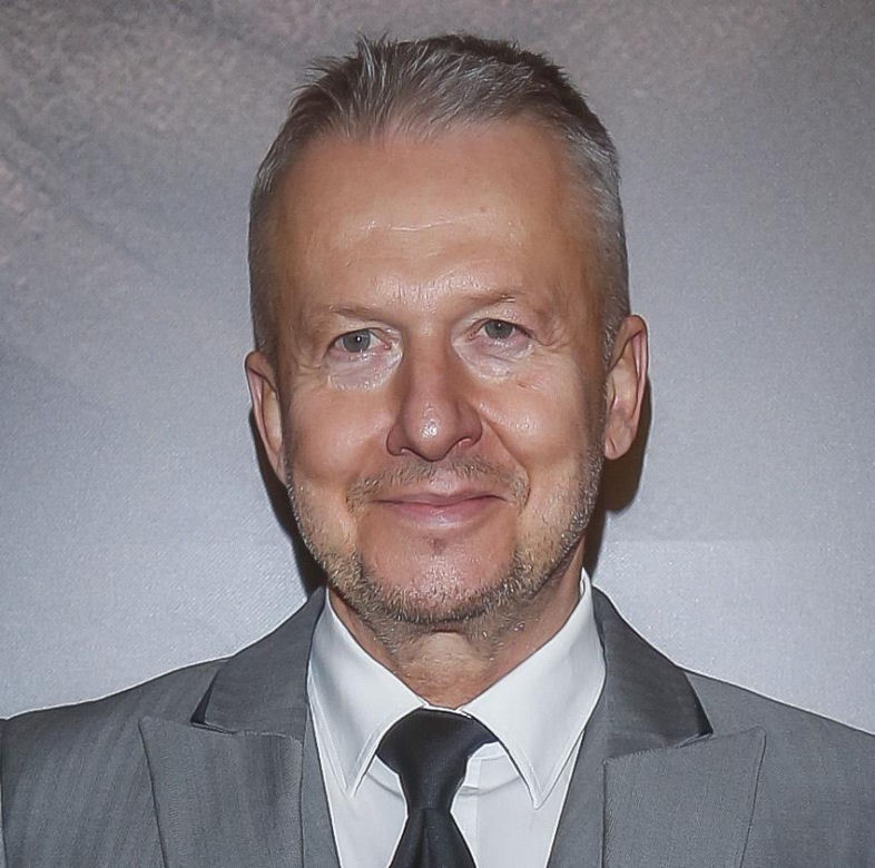 Od "Człowieka z żelaza" po "Kobiety mafii". Tak przez lata zmieniał się Bogusław Linda. Co za metamorfoza!