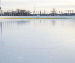 Sztuczne lodowisko w Sokołowie Podlaskim. Kiedy mieszkańcy poślizgają się za darmo?