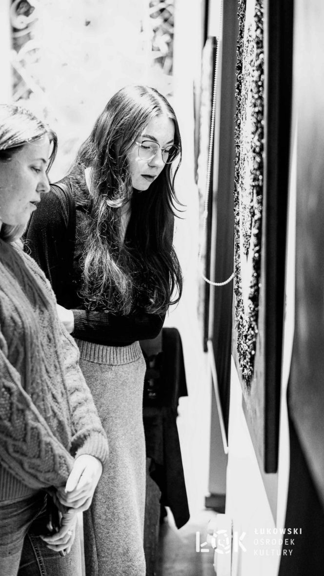 Wystawa w ŁOK "Okna na światy" Dariusza Skiermunta