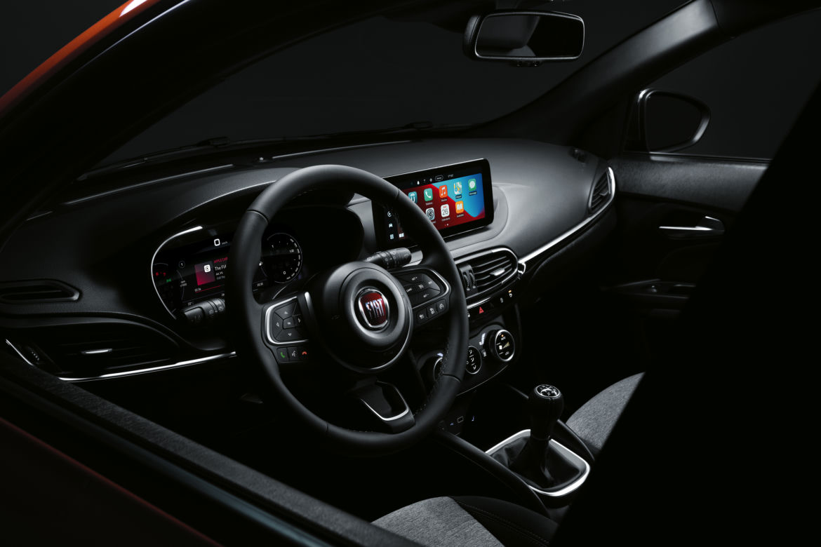 (2021) Fiat Tipo Cross