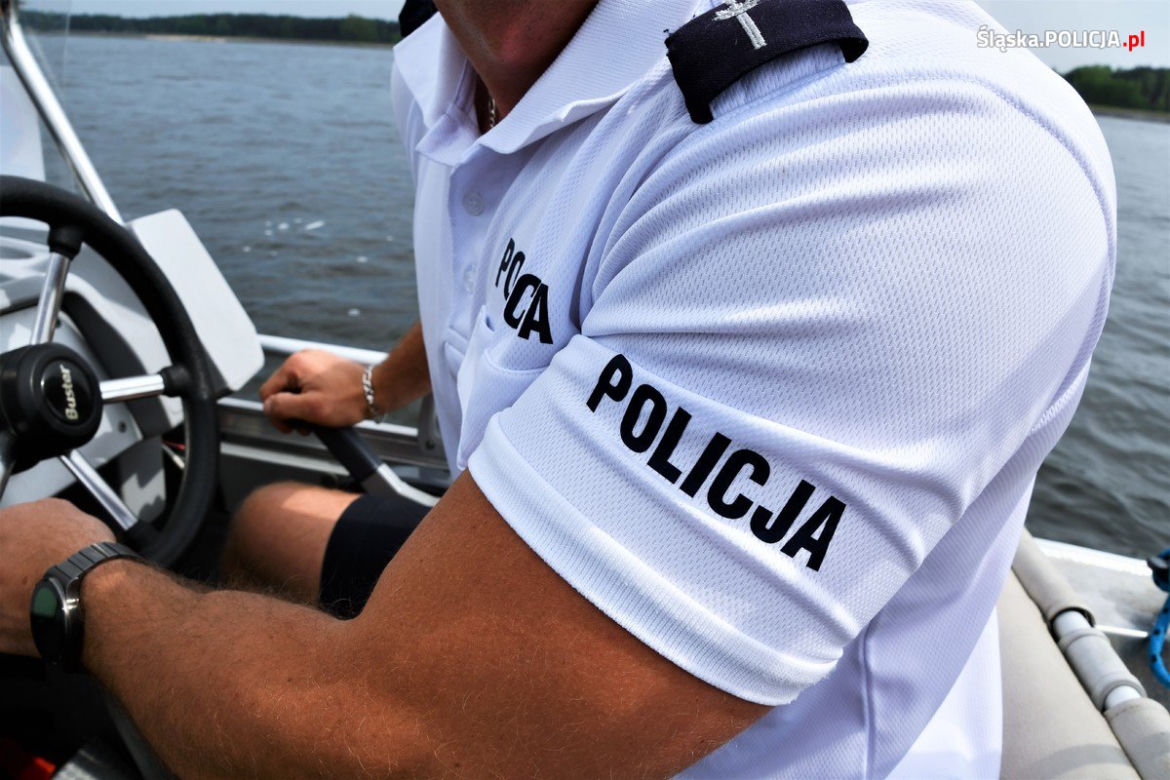 Czy to Miami Vice? Nie, to policyjni wodniacy z woj. śląskiego rozpoczęli sezon [ZDJĘCIA]