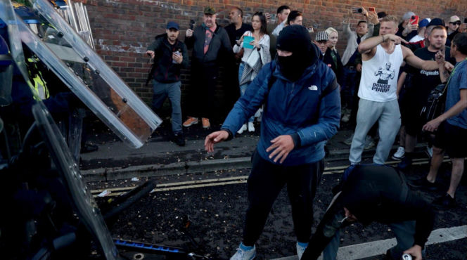 W. Brytania/Dochodzenie wobec dwóch policjantów interweniujących ws. Henry'ego Nowaka