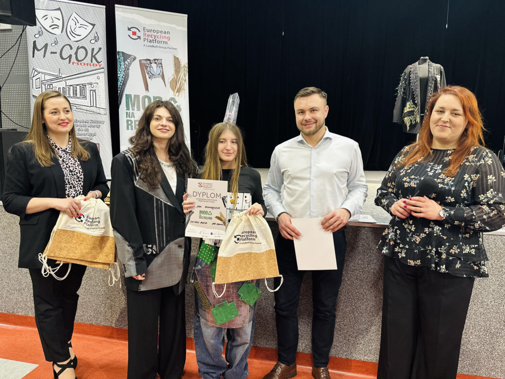 Szykowne śmieci – projekt „Moda na recykling” w gminie Mordy