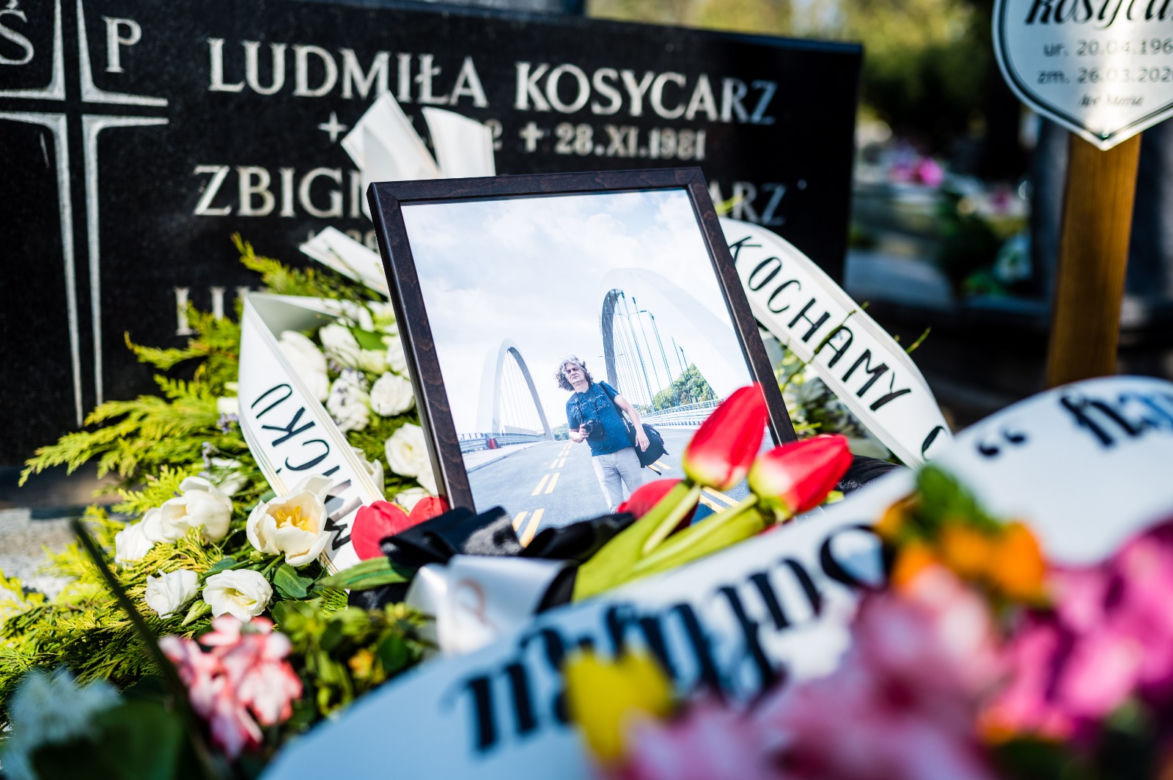 Tłumy na pogrzebie Macieja Kosycarza