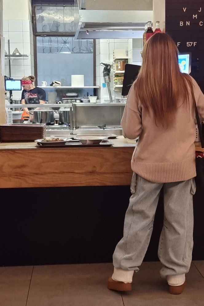 Joanna Krupa z siostrą Martą. Zjadły w mlecznym i poszły po patelnię