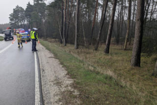 Śmiertelny wypadek 26-latka z Chojnic Jego mercedes całkowicie zmiażdżony
