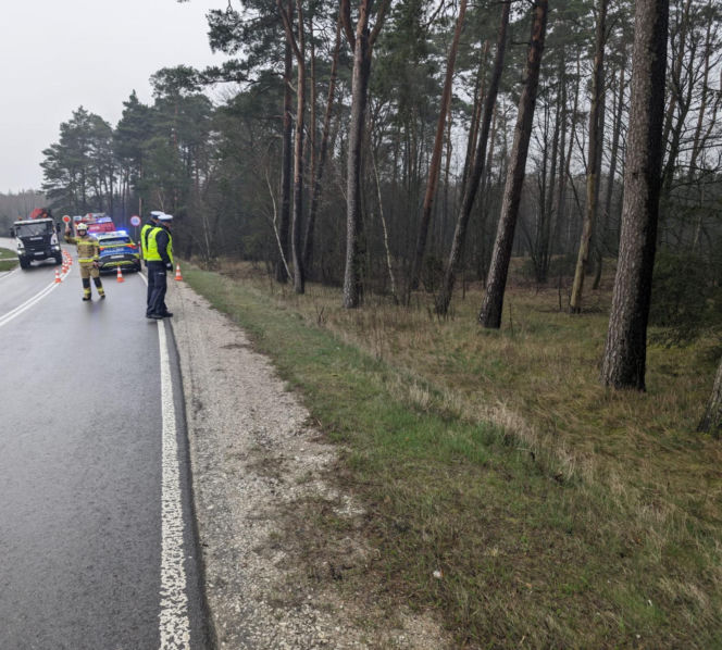 Śmiertelny wypadek 26-latka z Chojnic Jego mercedes całkowicie zmiażdżony