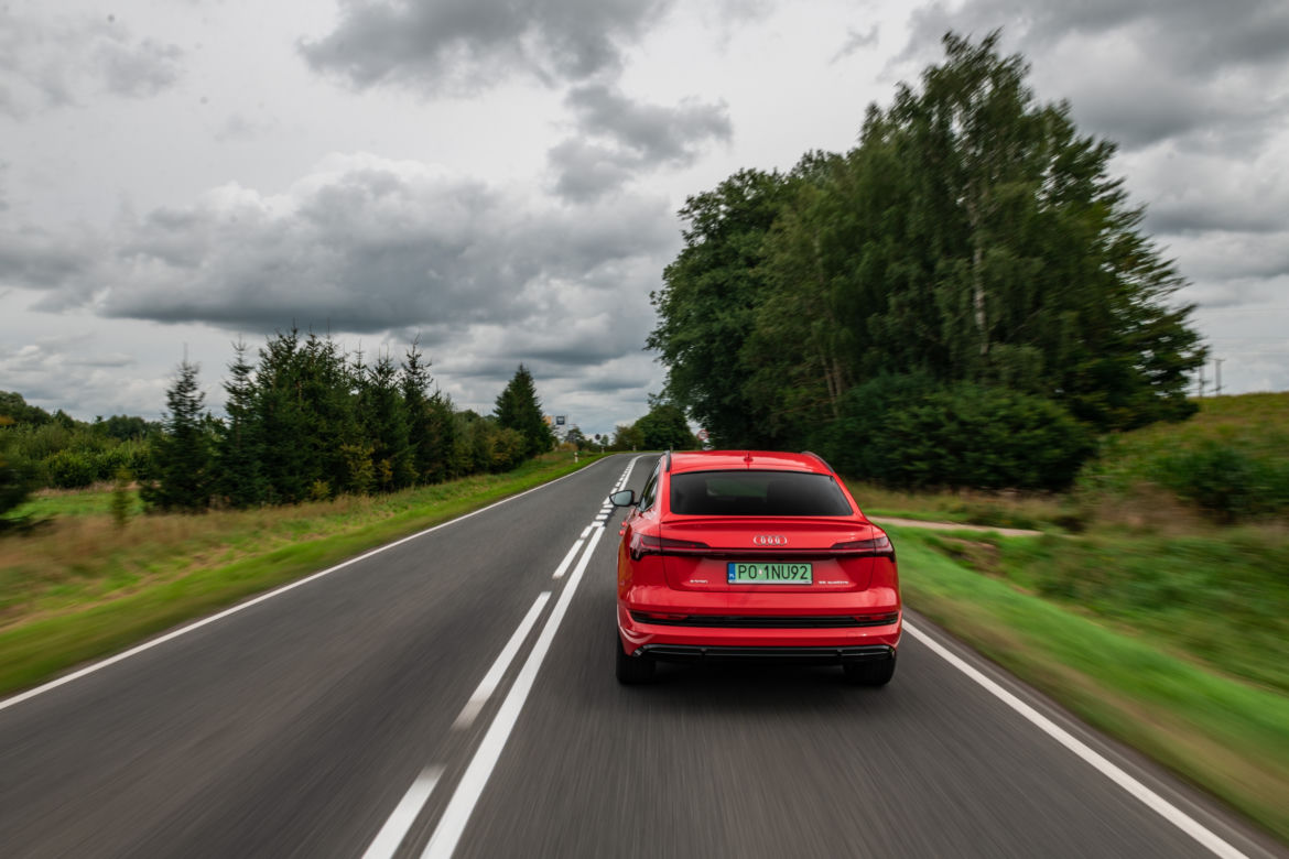 Audi e-tron Sportback 55 quattro S line (Catalunya Red)