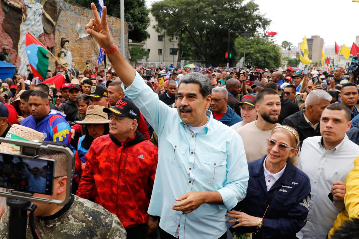 Nicolas Maduro z małżonką zostali schwytani i wywiezieni z kraju