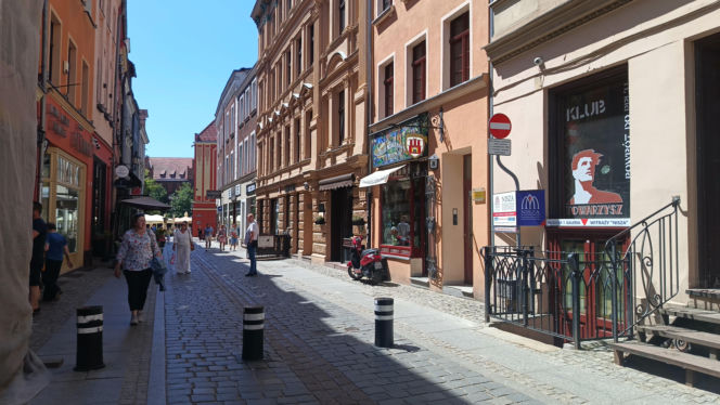 Zakazy i ograniczenia na toruńskiej starówce. Taksówkarze mają problem