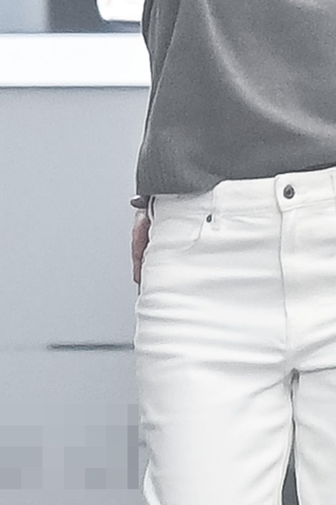 Marcin Mroczek z dziewczyną w cukierni