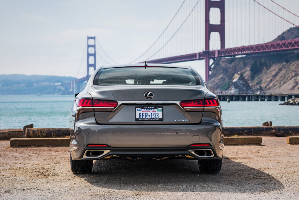 nowy Lexus LS500