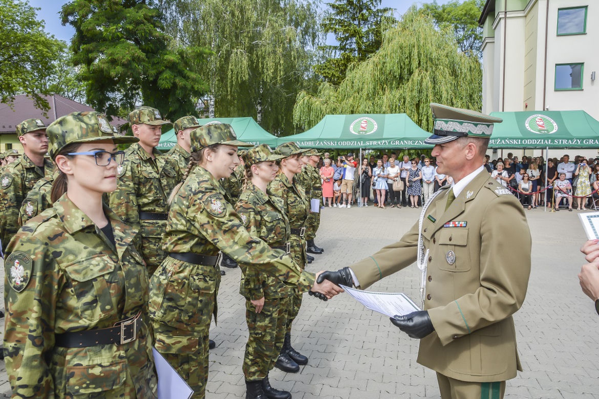 Lubelskie: Kilkudziesięciu nowych strażników granicznych. To największa grupa od wielu lat! [GALERIA]