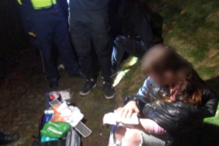 Strażnicy miejscy pomogli zaatakowanej kobiecie w Warszawie