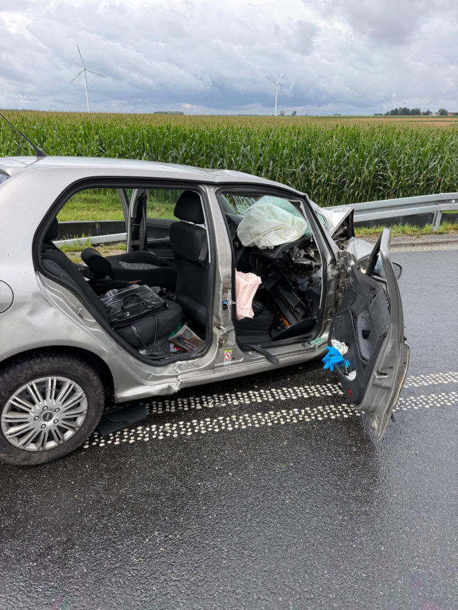 Tragiczny wypadek na Dolnym Śląsku. Dwie osoby nie żyją, droga jest zablokowana!