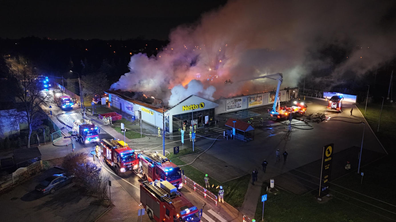 Gigantyczny pożar sklepu w Grodzisku Mazowieckim