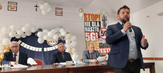 Spotkanie w sprawie budowy masztu 5 G w Płoskiem