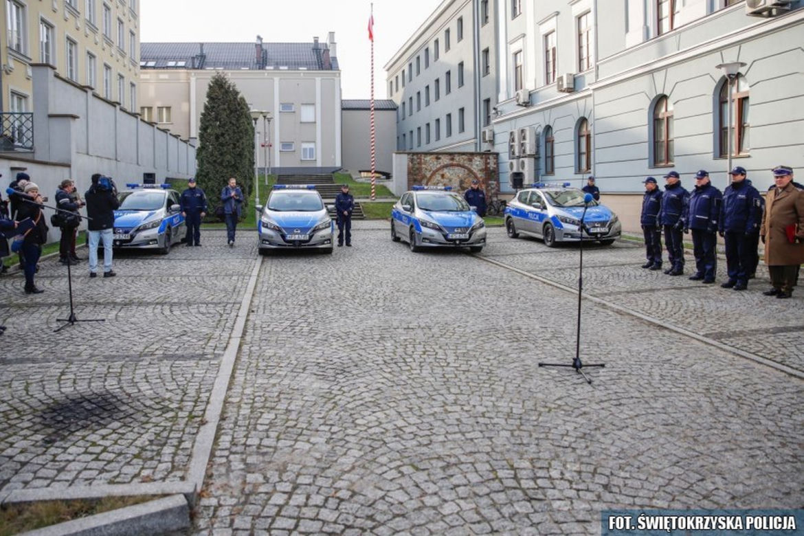 Kielecka policja odebrała 4 elektryczne radiowozy