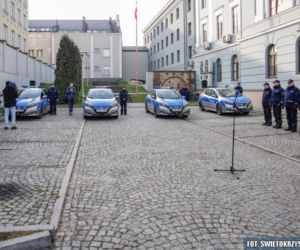 Kielecka policja odebrała 4 elektryczne radiowozy