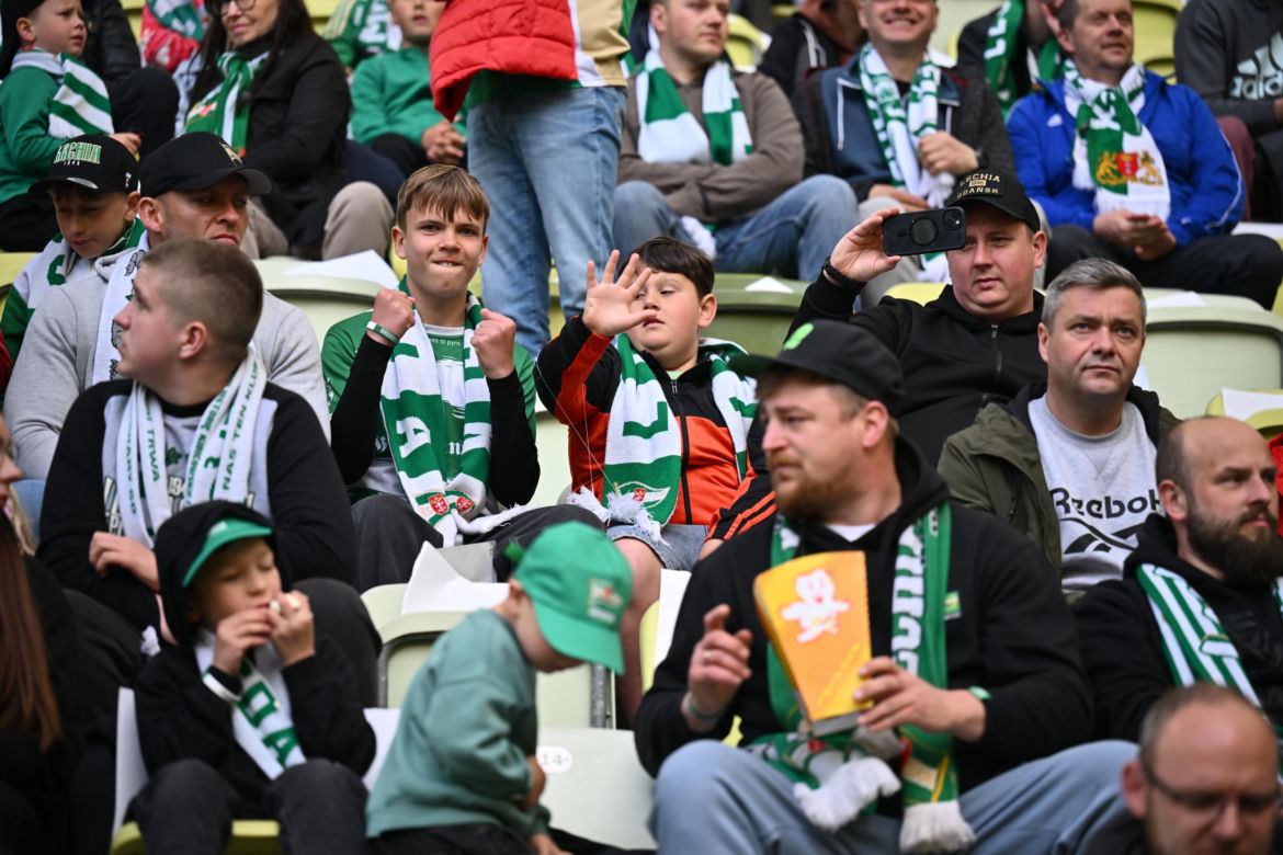 Lechia Gdańsk - Legia Warszawa: Zdjęcia kibiców z meczu 33. kolejki PKO BP Ekstraklasy