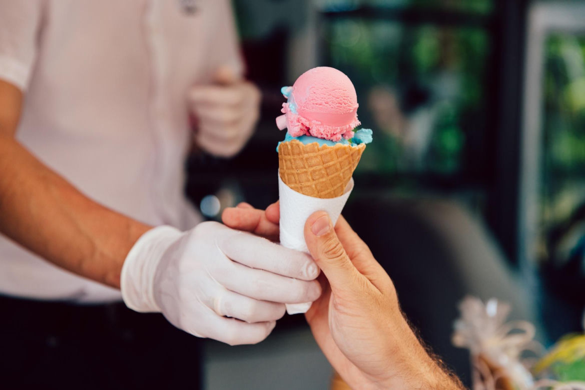 8. Sprzedawca lodów i osoba pracująca w gastronomii sezonowej 