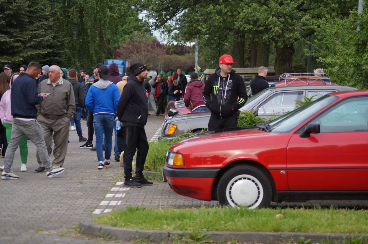 Bydgoskie Klasyki Nocą znów zachwycają. Tak było na parkingu pod Torbydem [ZDJĘCIA]