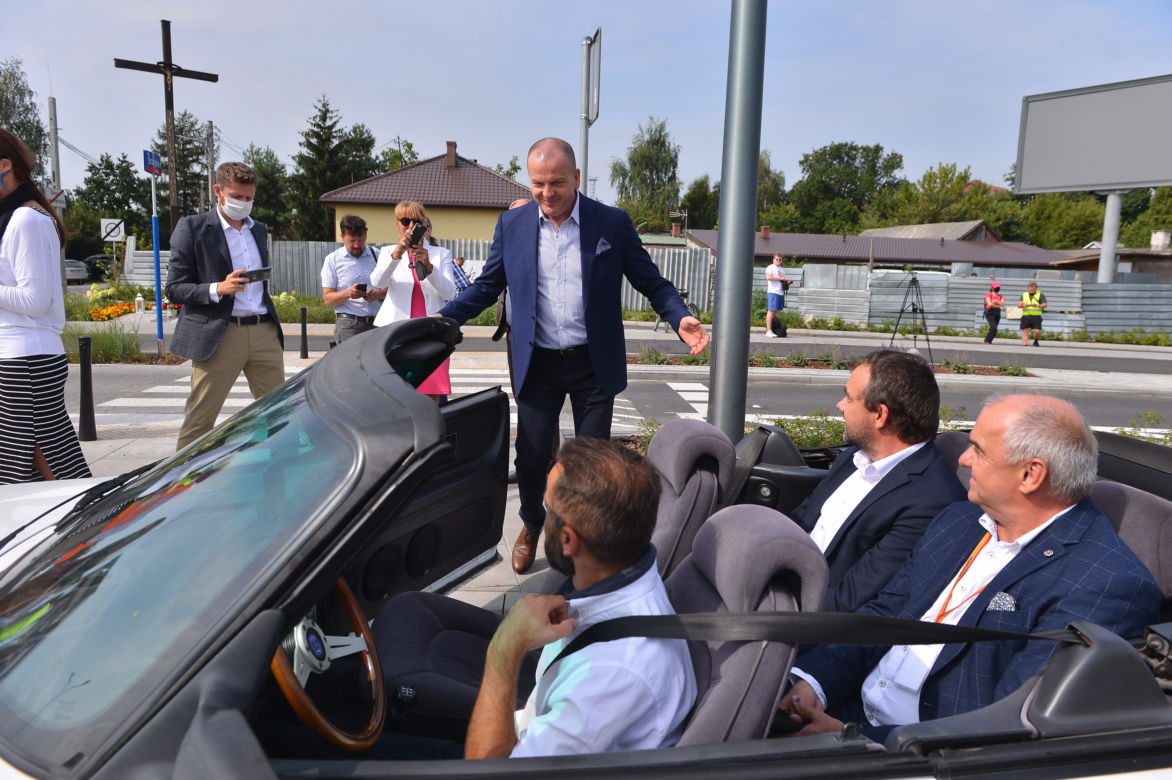 Rajd prezydenckim kabrioletem po nowej drodze