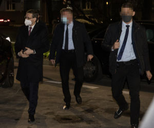 Nocna narada PiS w Krakowie