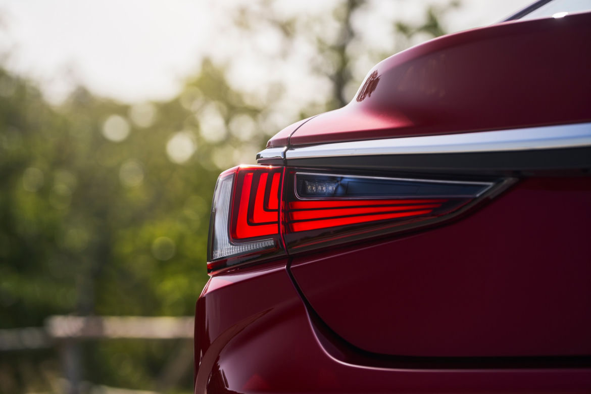 Lexus ES z napędem AWD