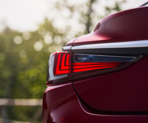 Lexus ES z napędem AWD