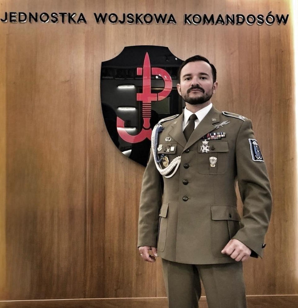 Przestrzelony hełm „Sikora”