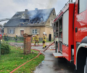 Pożar domu pod Budzyniem. Poddasze poszło z dymem!