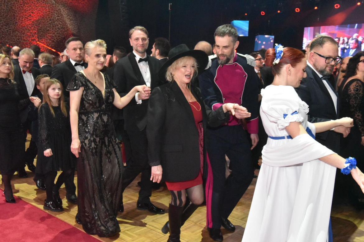 XIV Marszałkowski Bal Dobroczynny w CKK Jordanki. Zdjęcia ze środka. Efektowne kreacje VIP-ów