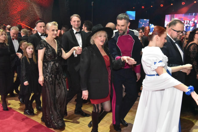 XIV Marszałkowski Bal Dobroczynny w CKK Jordanki. Zdjęcia ze środka. Efektowne kreacje VIP-ów