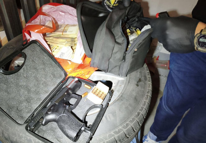 Policja zatrzymała recydywistę z narkotykami, bronią i milionem złotych!