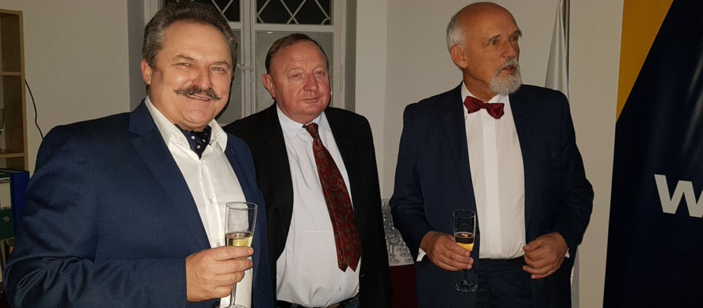 Janusz Korwin-Mikke świętował imieniny ze znanym poseł i rodziną ZDJĘCIA