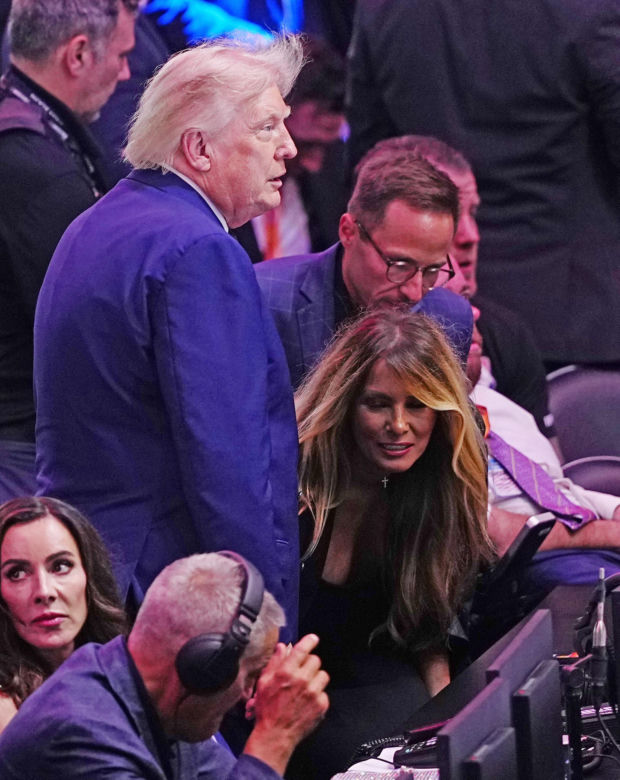 Melania Trump w skórze na urodzinach męża