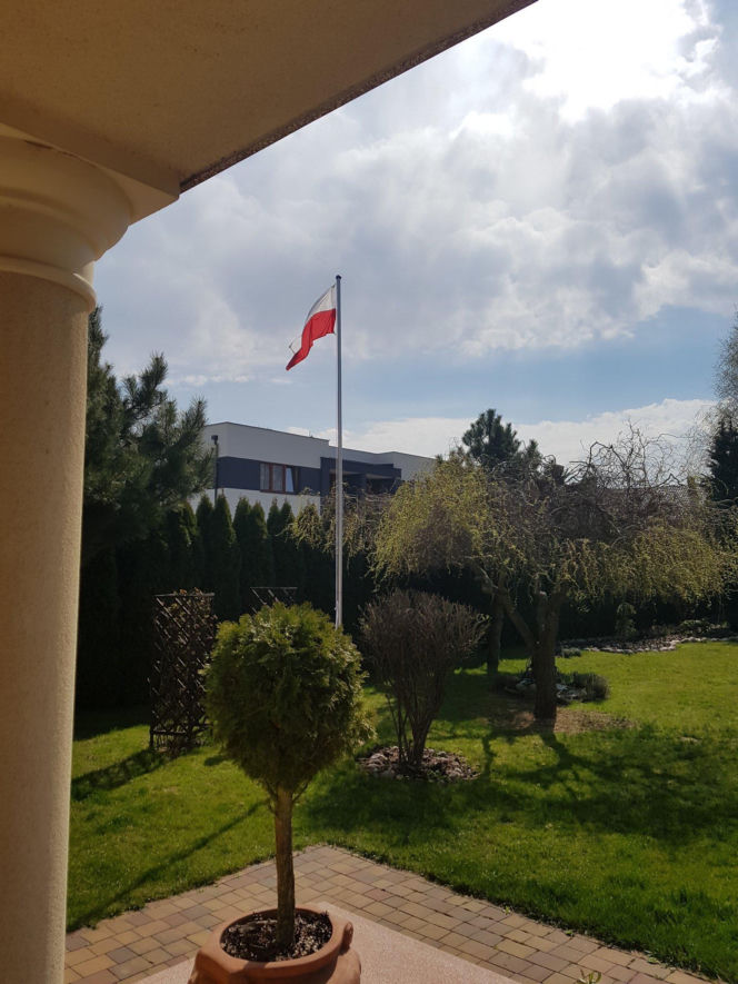 W takich warunkach mieszka Czarnek. Tak dom wygląda w środku