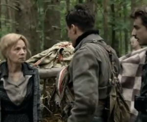 Czas honoru Powstanie odc. 8. Helena (Ewa Wencel), Janek (Antoni Pawlicki),  Romek (Piotr Żurawski)