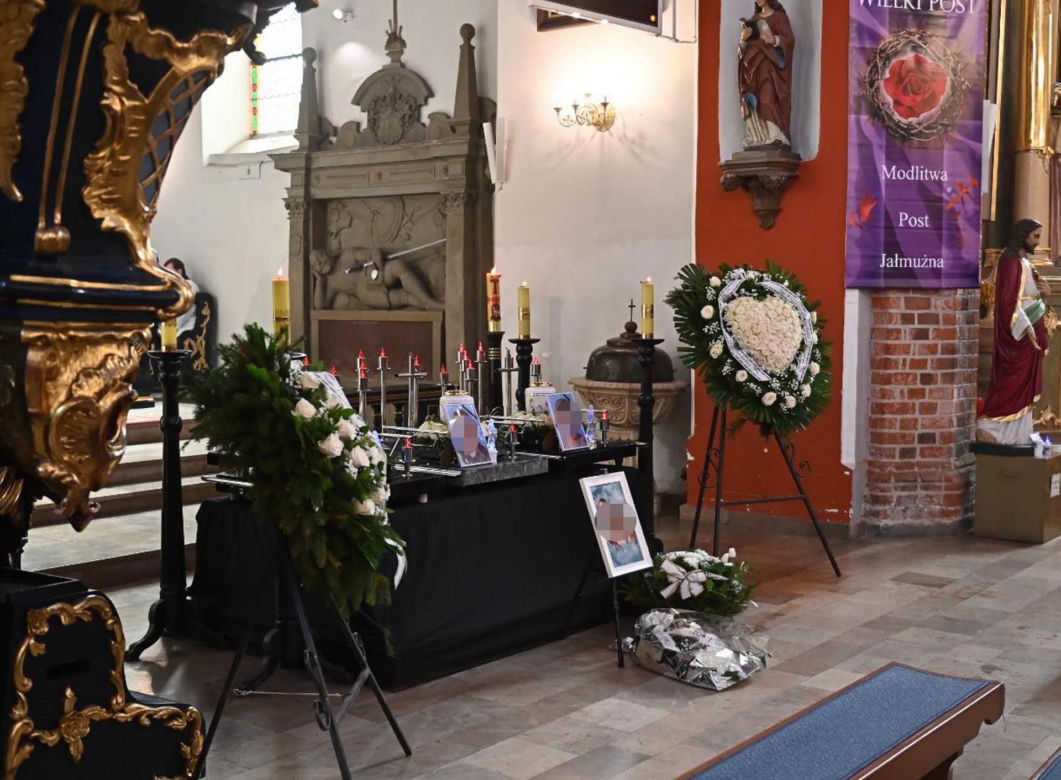 Starogard Gdański. Pogrzeb dzieci, które zmarły w tragicznym pożarze