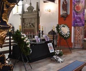 Starogard Gdański. Pogrzeb dzieci, które zmarły w tragicznym pożarze