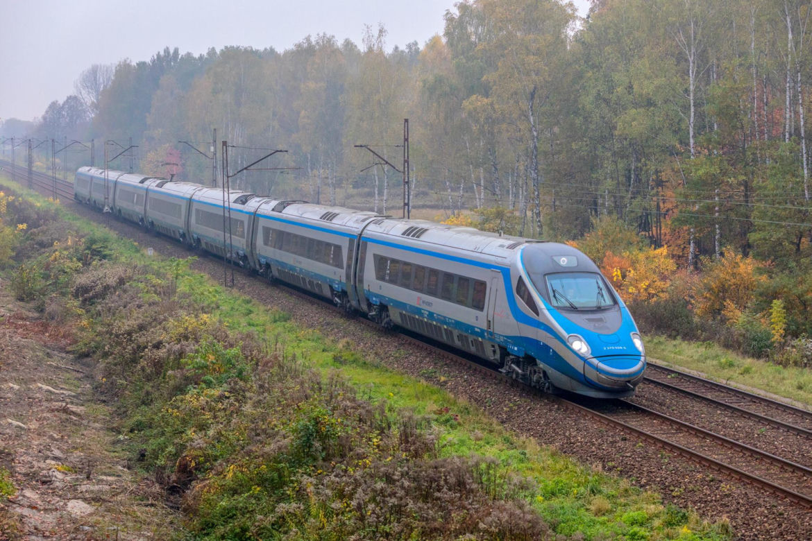 Nowa funkcjonalność dla pasażerów PKP Intercity! W Google Maps pojawiła się funkcja „Kup bilet”