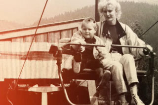 Karol Nawrocki kończy 43 lata! Zobacz, jak wyglądał w dzieciństwie