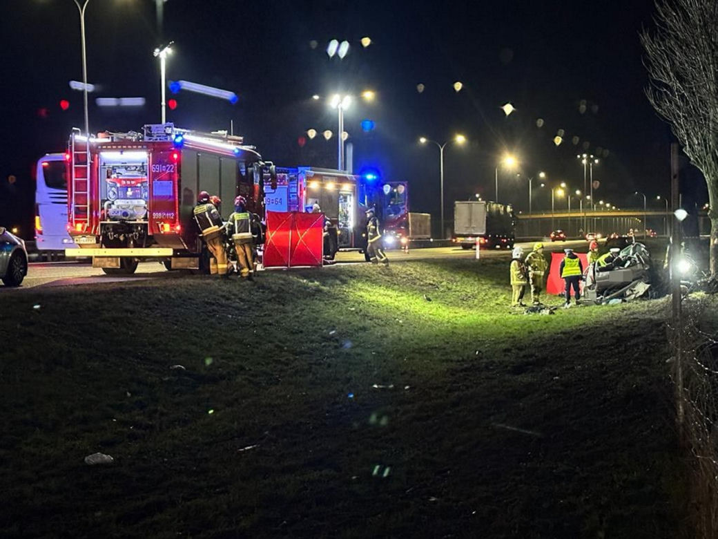 Makabryczny wypadek na S8. Auto zjechało z jezdni. Nie żyją dwie osoby