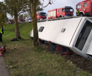 Wypadek autobusu z dziećmi! Są ranni [ZDJĘCIA]