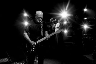 David Gilmour i jego kultowy koncert w Gdańsku. Zapis występu jest dostępny za darmo w sieci - gdzie oglądać?